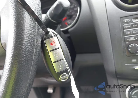 2013 Nissan Rogue Sv z USA, uszkodzony, nr VIN JN8AS5MV5DW647261